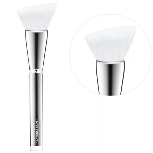

Кисть для выравнивания тона кожи лица Heavenly skin #704 It Cosmetics