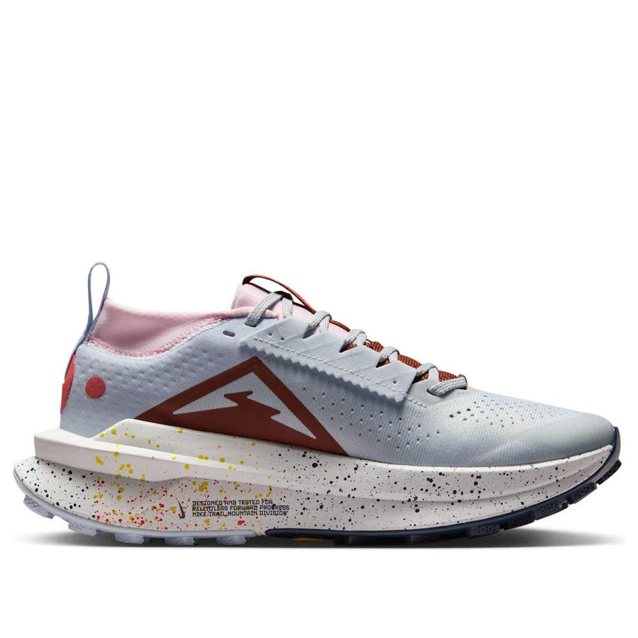 Кроссовки (WMNS) Nike ZoomX Zegama Trail 2 'Pure Platinum Football Grey Pink Foam', синий — фото 2