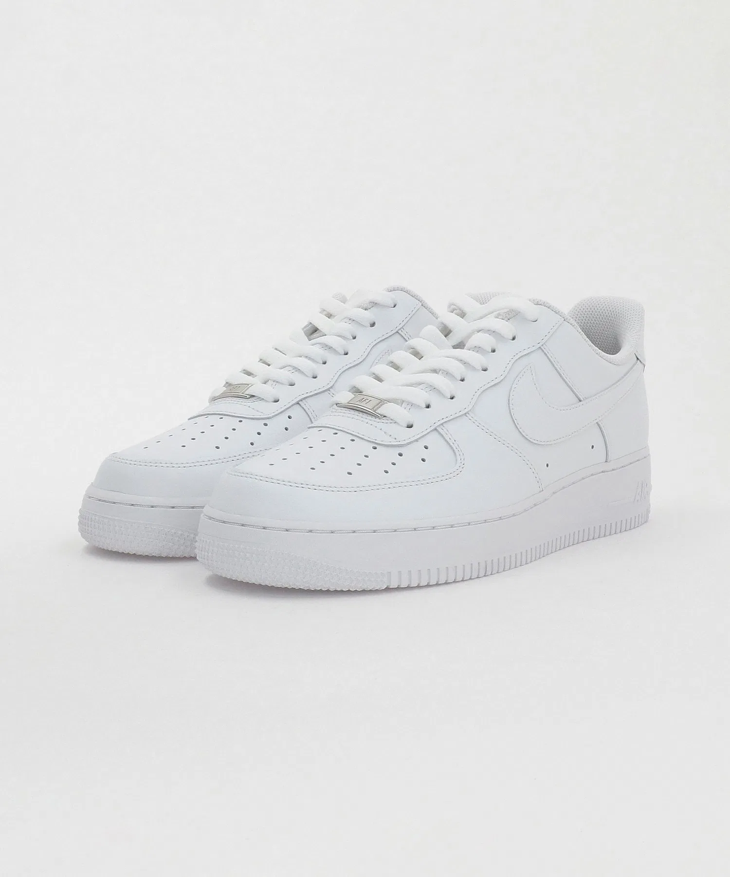 Мужские кроссовки NIKE Air Force 1 07 белые — фото 2
