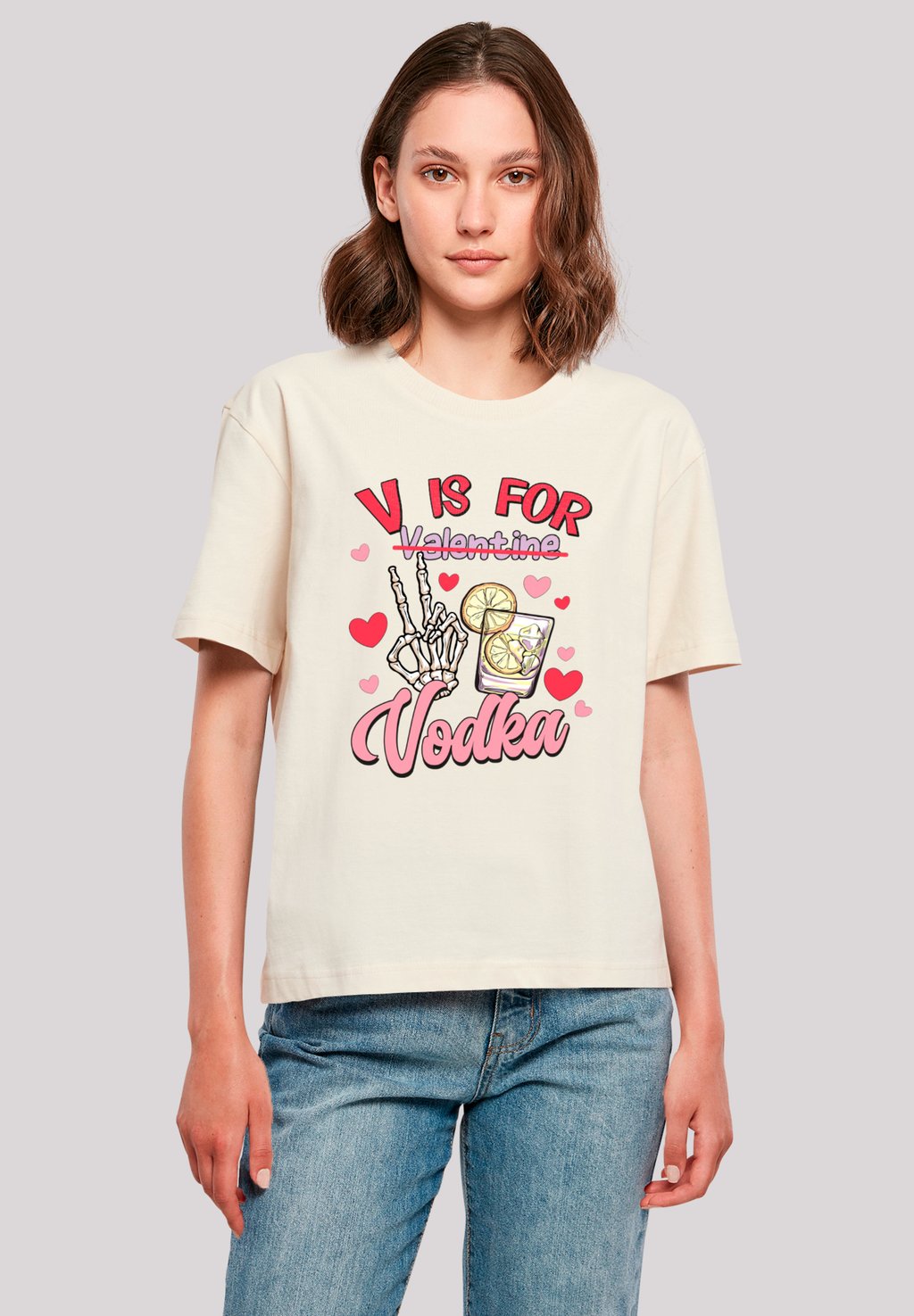 

Футболка с принтом ANTI VALENTINSTAG V IS FOR VODKA F4NT4STIC, песочный