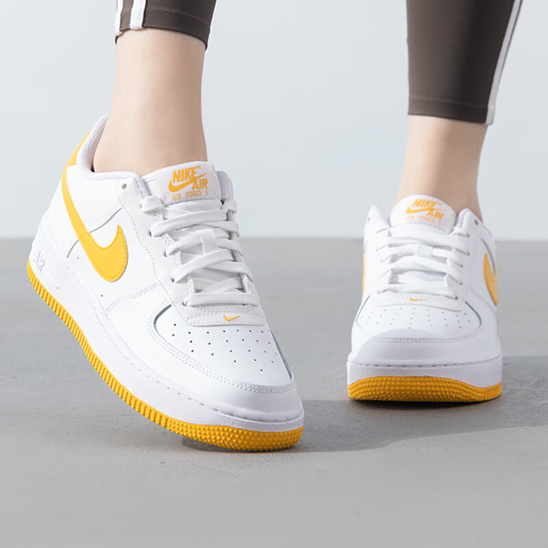 Кроссовки Nike Air Force 1 Low Top для скейтбординга детские бело-желтые — фото 2