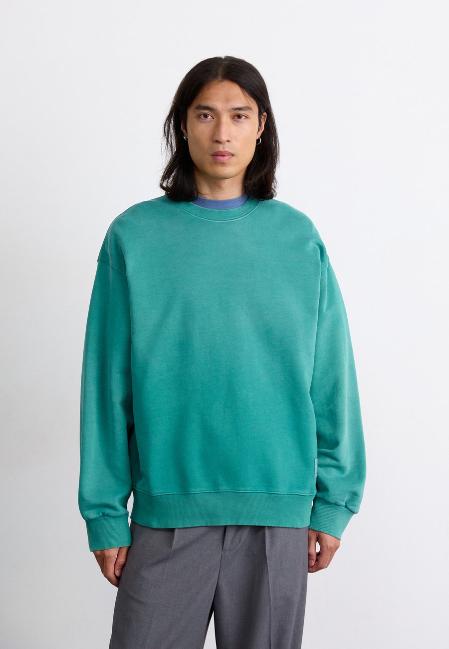 

Толстовка Carhartt WIP HUDSON SWEAT, Saguaro Chalk Wash/Green, Серый, Толстовка Carhartt WIP HUDSON SWEAT, Saguaro Chalk Wash/Green