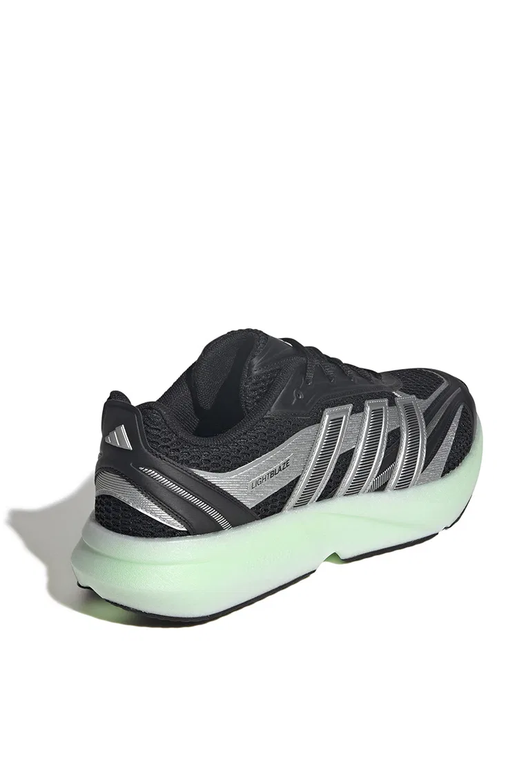Кроссовки мужские Lightblaze Glow Adidas, черный/серебряный — фото 3