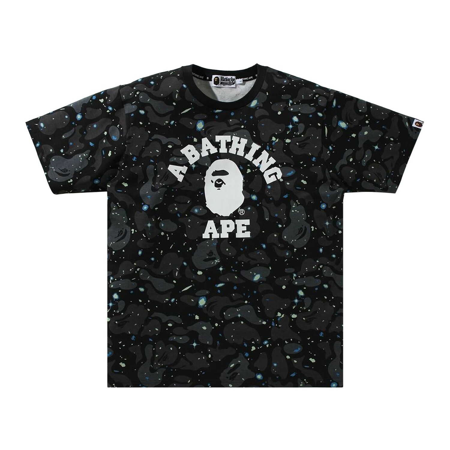 

Футболка колледжа с космическим камуфляжем BAPE, черная