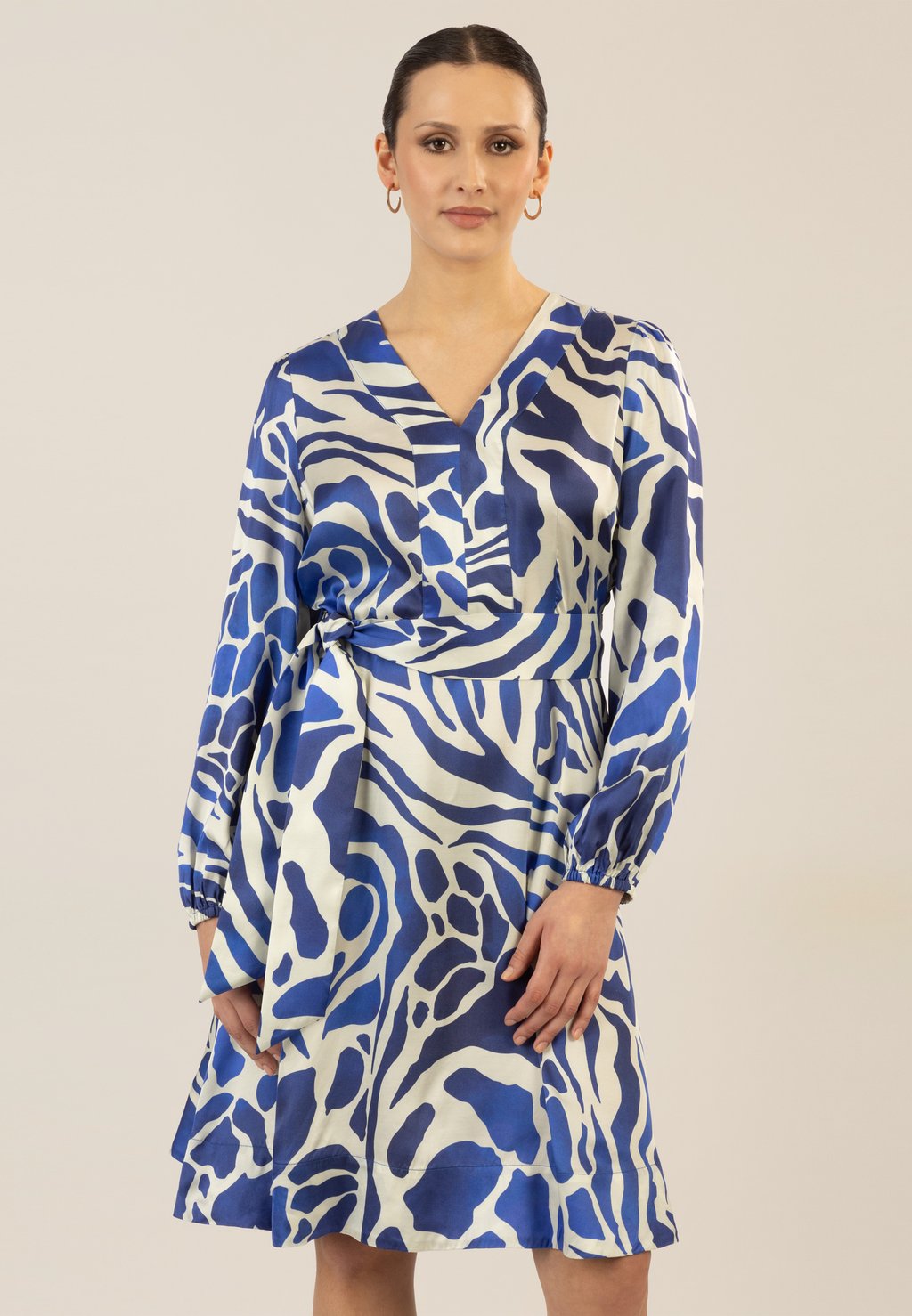 

Повседневное платье KURZES Apart, цвет Royalblau Creme