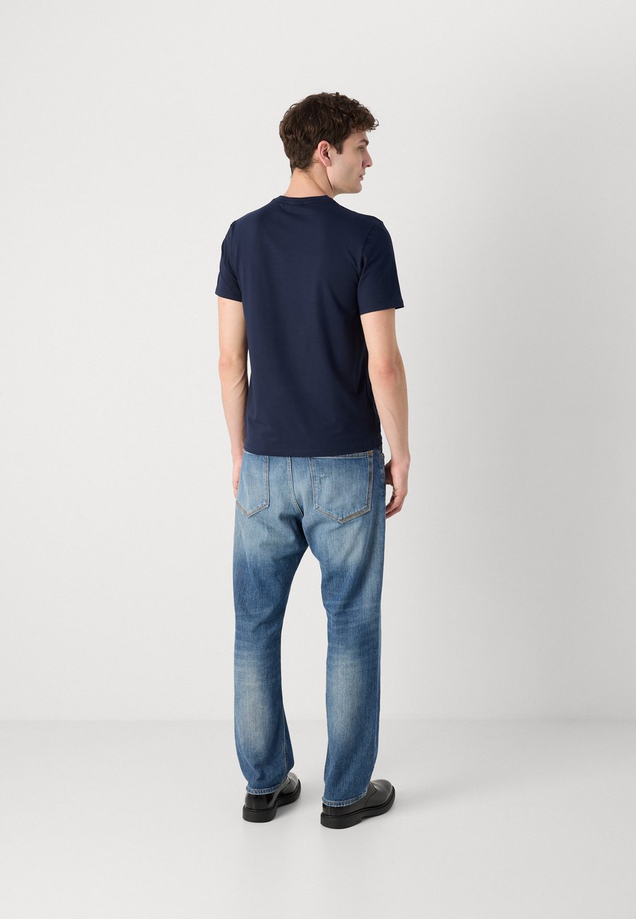 Футболка Calvin Klein TEE, Dark Sapphire/Dark Blue — фото 4