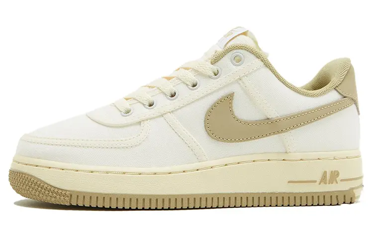 

Женские кроссовки для скейтбординга Nike Air Force 1, White Beige