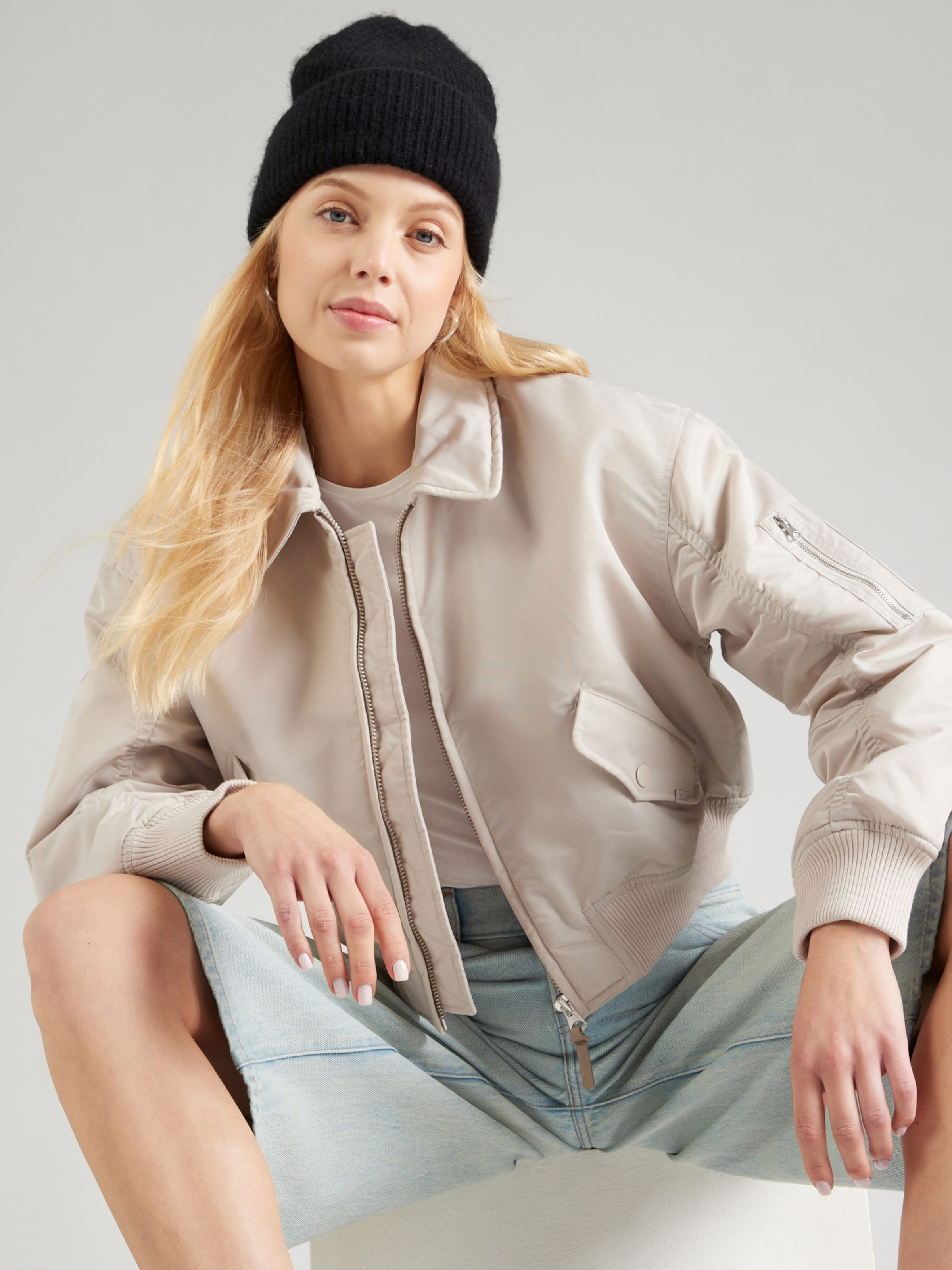 LEVI'S  Куртка межсезонная 'Bowie Cropped Bomber Jacket' в цвете Taupe — фото 3