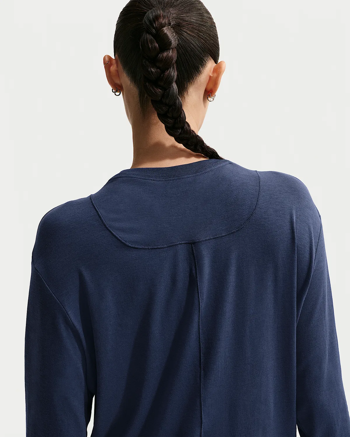 Женский топ Nike One Relaxed с длинным рукавом Dri-FIT, Midnight Navy/White — фото 2