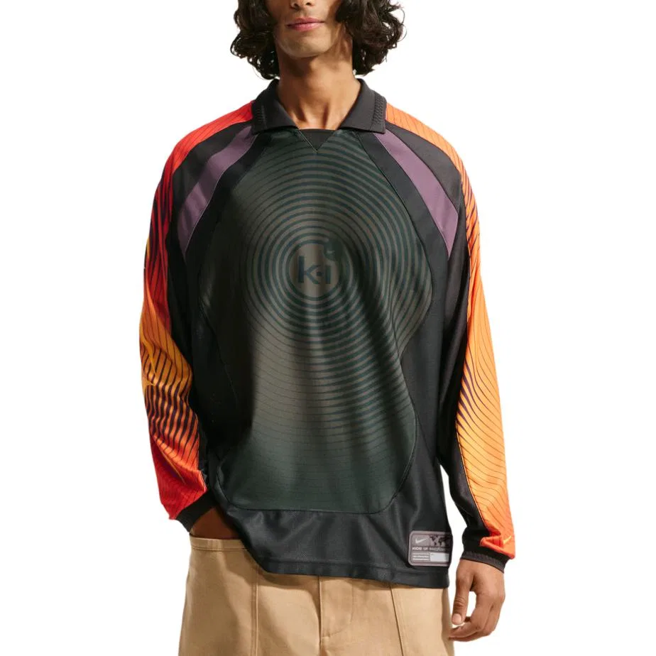Футболка Nike с логотипом, мужская, цвет Baroque Brown/Gray Black/Laser Deep Red/Taxi
