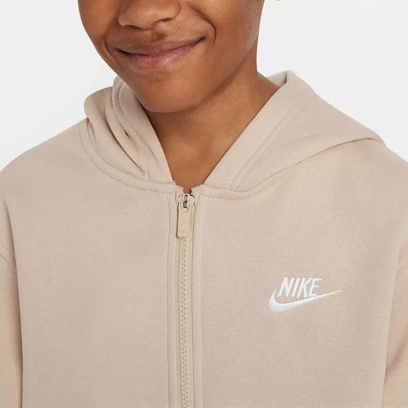 Флисовая худи с молнией во всю длину Nike All Kids Fit Sportswear Club, цвет Sanddrift/White — фото 3