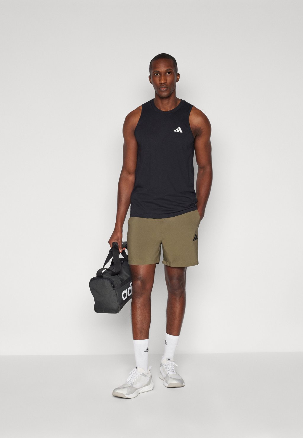Спортивные шорты CHELSEA adidas Sportswear, оливковый — фото 2