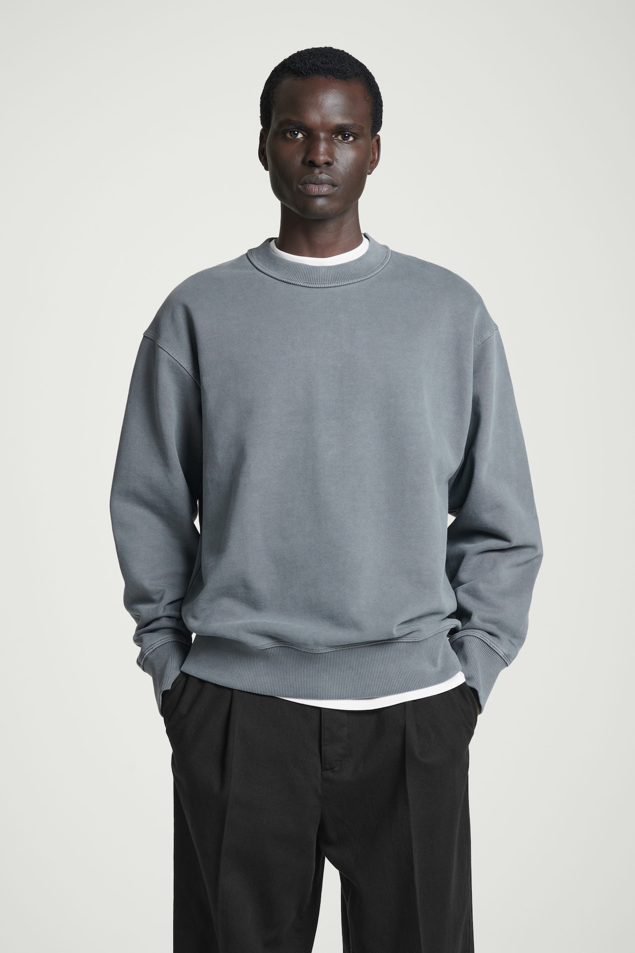 

Толстовка из стираного хлопка-relaxed fit COS, черный