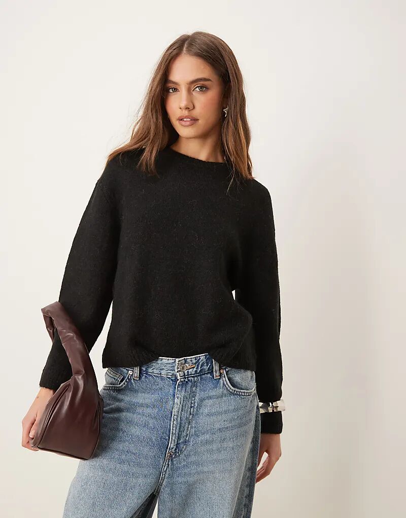

Мягкий трикотажный свитер Gina Tricot черного цвета