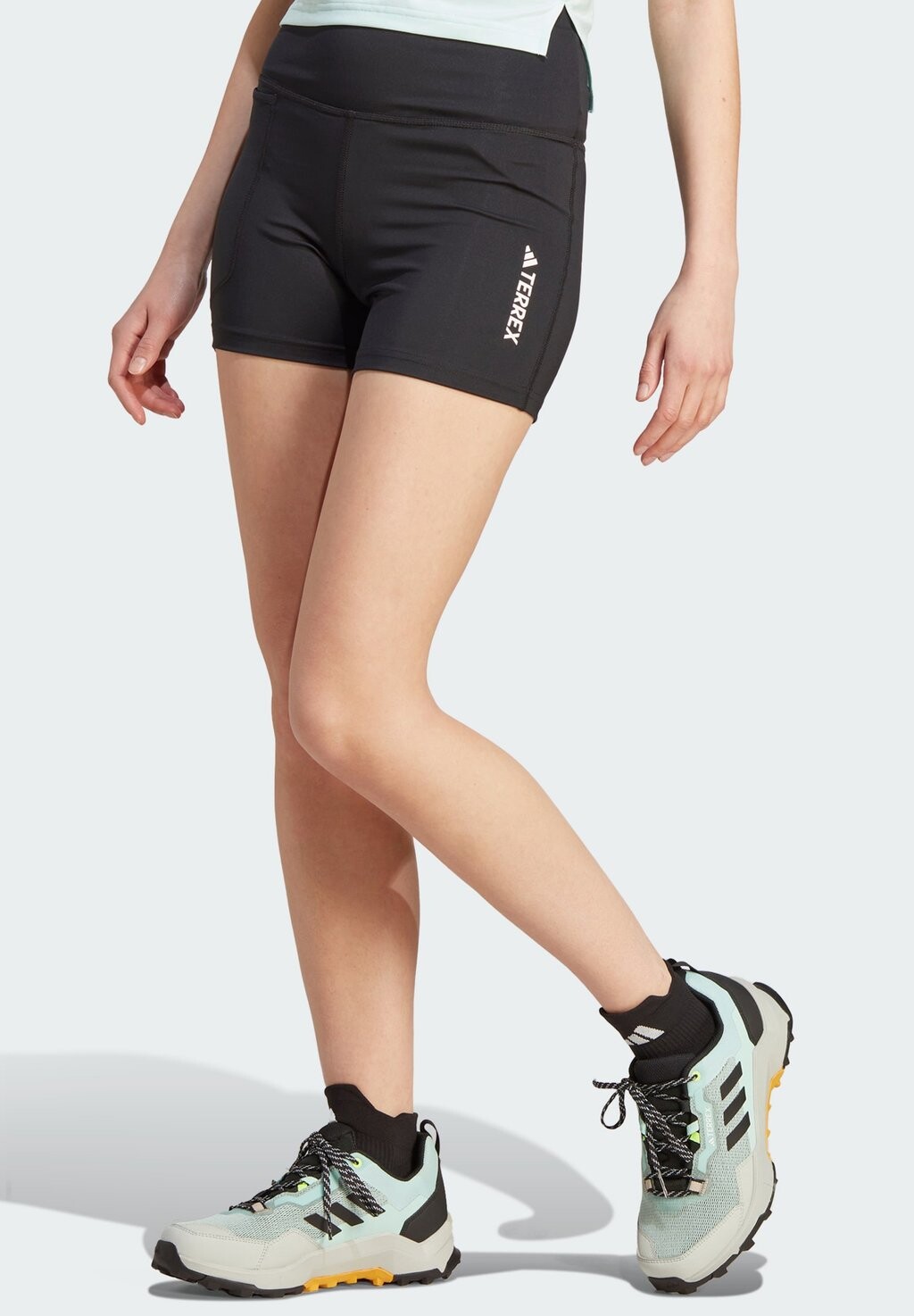 

Шорты Adidas, черный