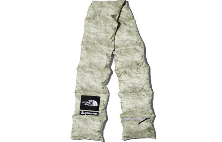 

The North Face 700 Fill Down Scarf Supreme