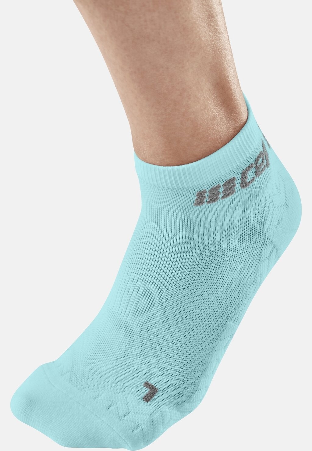 

Носки COMPRESSION ULTRALIGHT LOW CUT CEP, светло-голубой