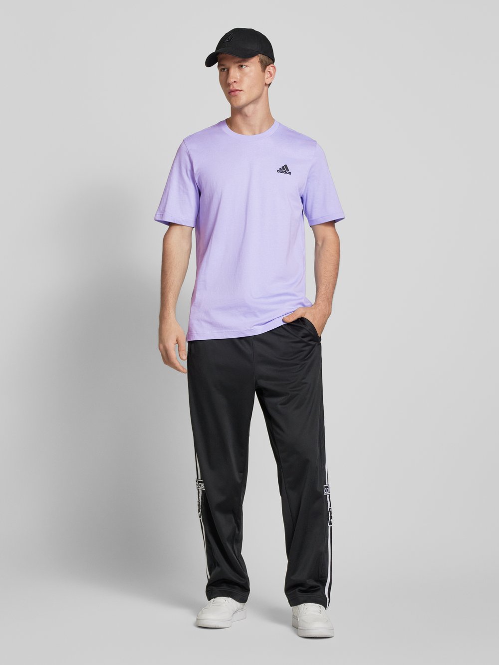 

Футболка с вышитым логотипом ADIDAS SPORTSWEAR, светло-голубой