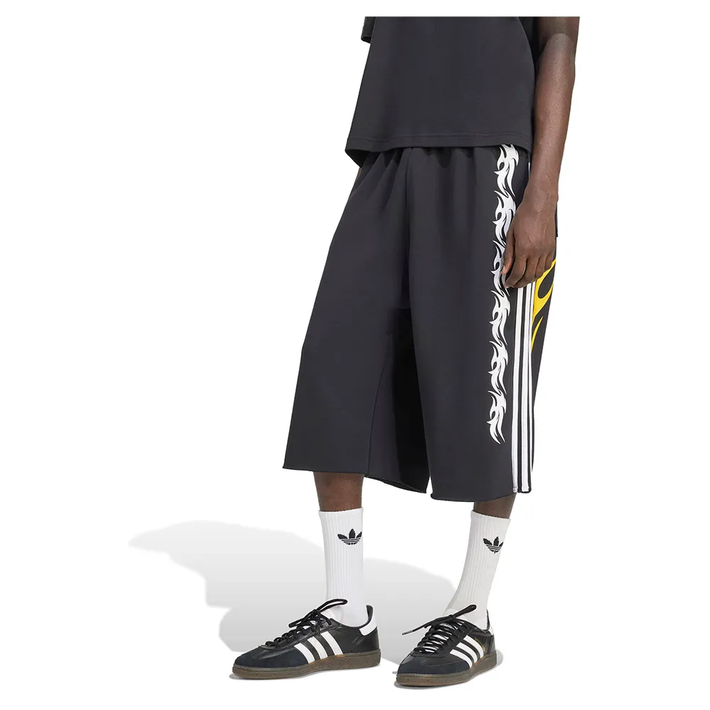 

Спортивные шорты adidas Originals Spiders Oversized Inch, черный