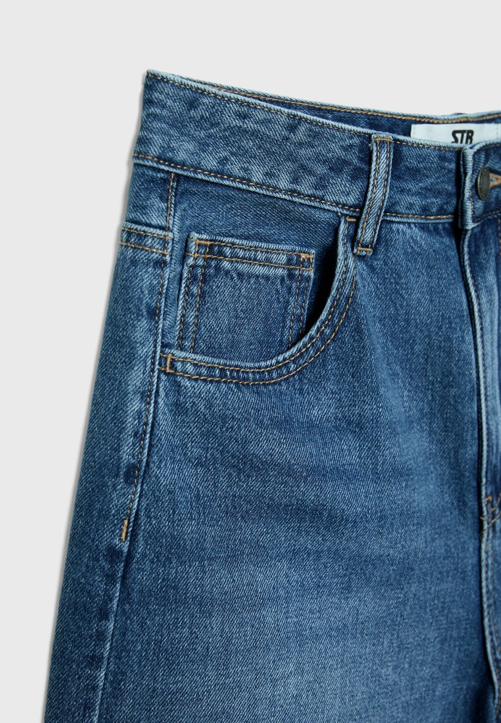 

Джинсовые шорты Mom Bermuda Stradivarius, синий деним