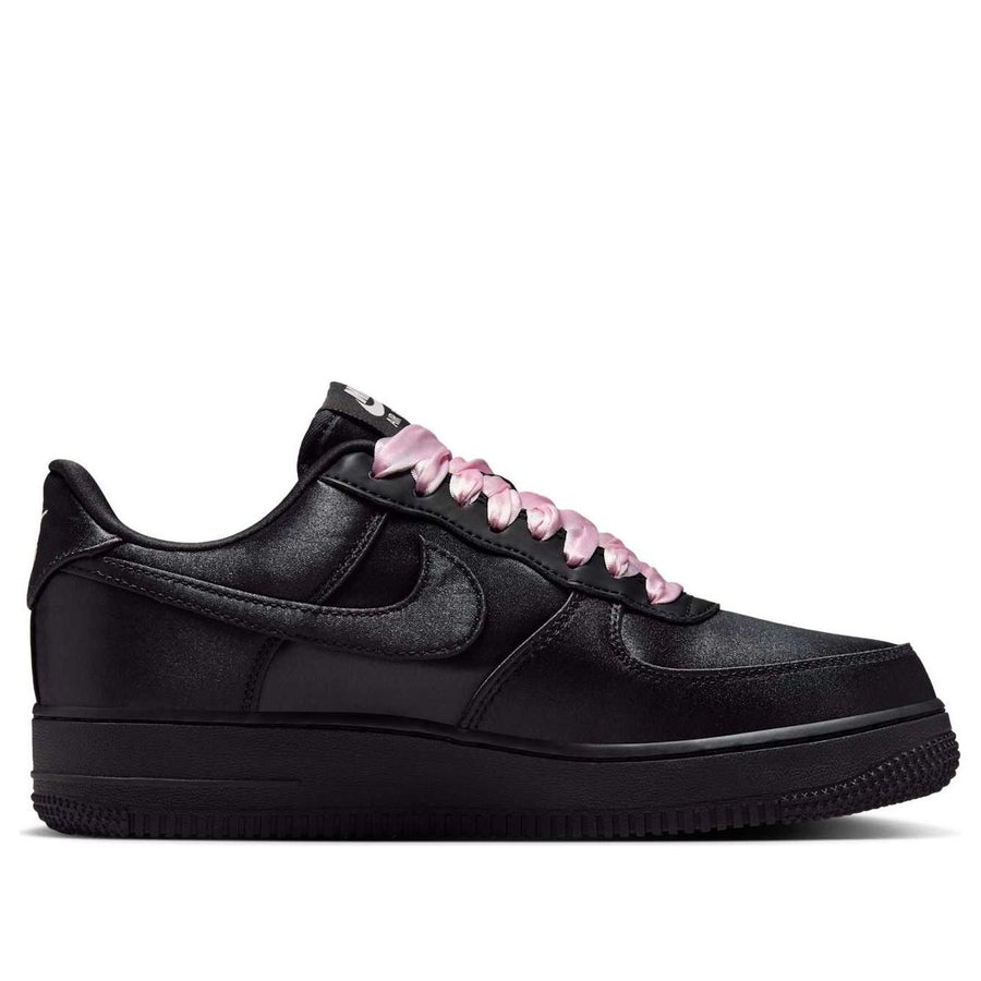 Кроссовки (WMNS) Nike Air Force 1 Low '07 LV8 'Black Satin', черный — фото 2