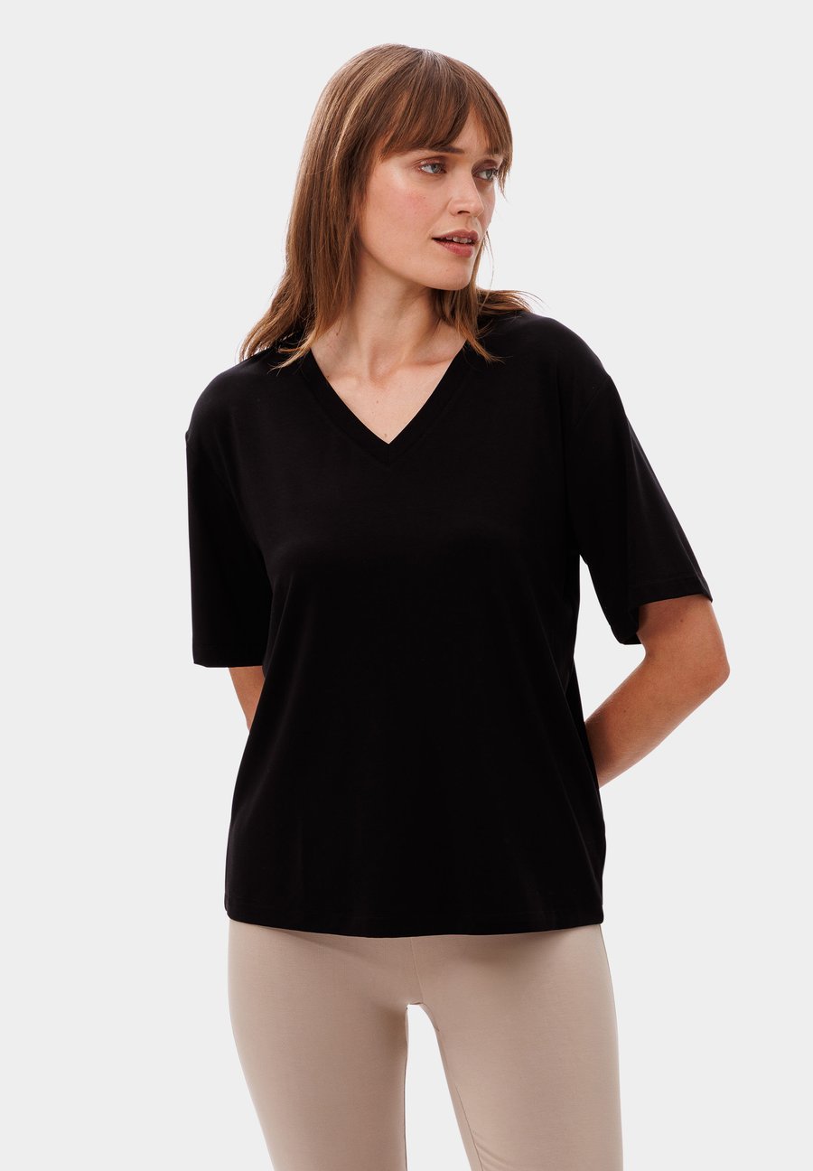 

Футболка Les Lunes PAARKER V-NECK LOOSE FIT, Schwarz/Black, Черный, Футболка Les Lunes PAARKER V-NECK LOOSE FIT, Schwarz/Black