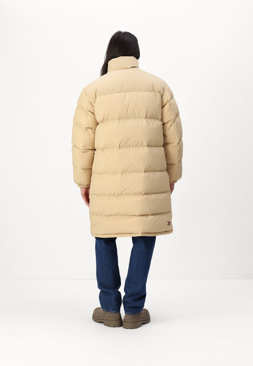 

Зимнее пальто MIX ALASKA Tommy Jeans, песочный