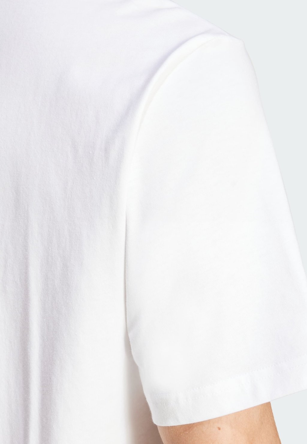 Базовая футболка ESSENTIALS LINEAR SINGLE  adidas Sportswear, белый — фото 4