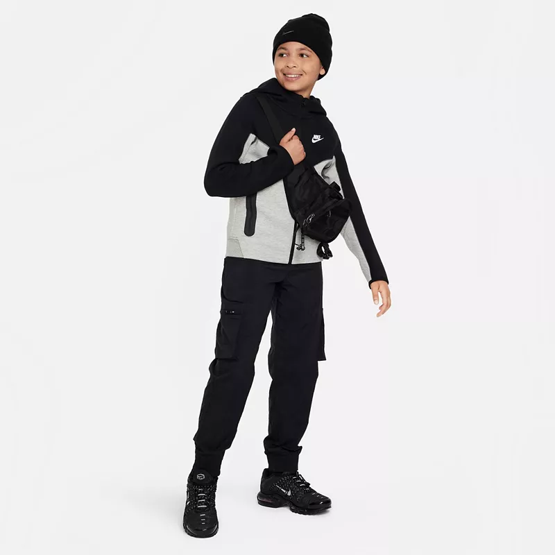 

Худи из технического флиса с молнией во всю длину для мальчиков Nike Sportswear, цвет Dk Grey Htr/Blck/Blck
