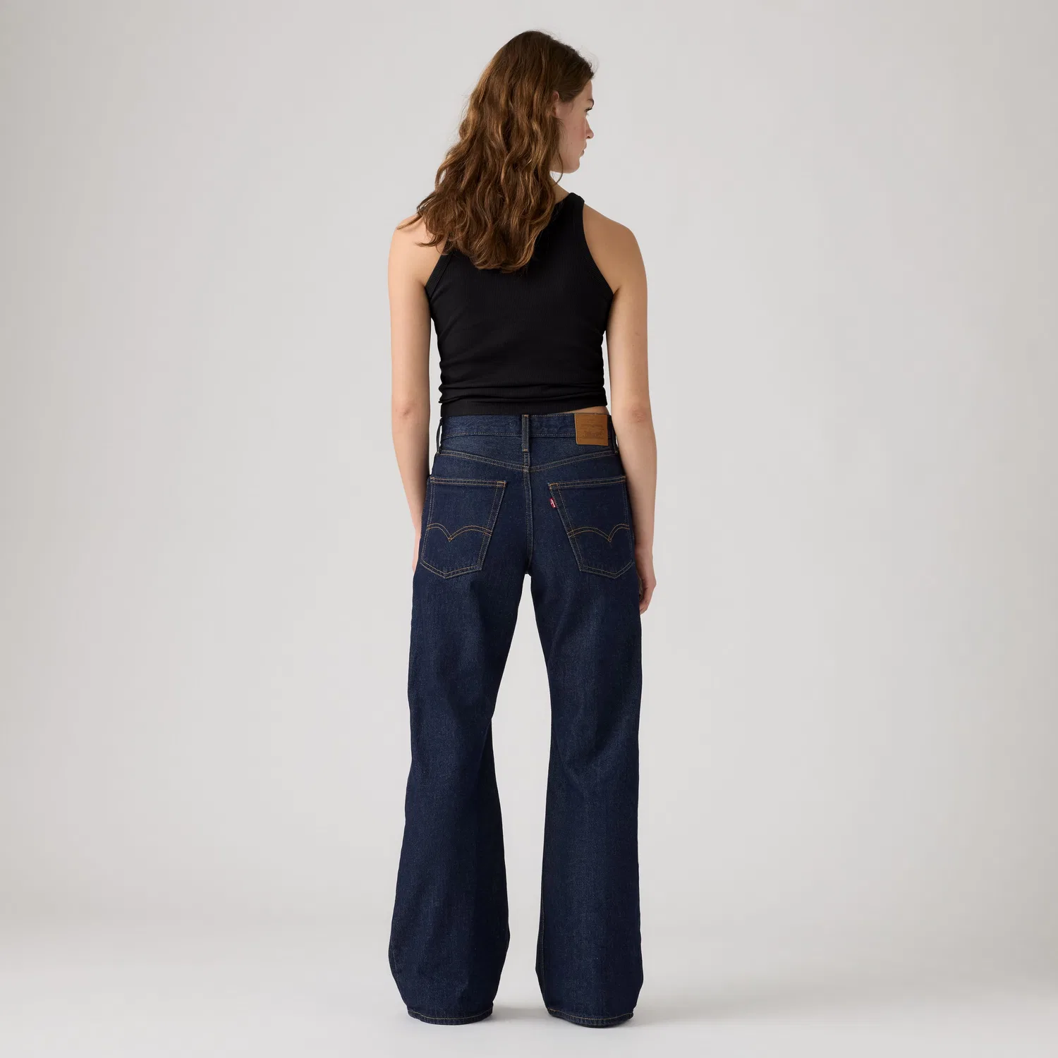 Свободные женские джинсы-ботинки Levi's, Dark Wash — фото 3