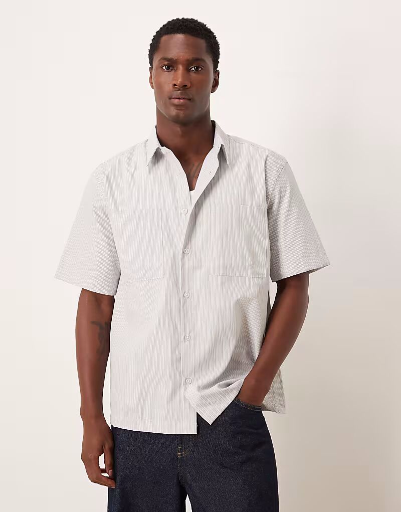 

Рубашка Regular Revere в светло-голубую полоску Asos Design