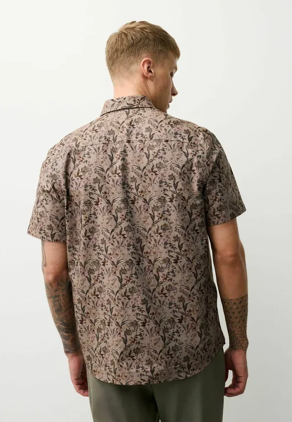 Рубашка Next Regular fit short sleeve shirt, нейтральный коричневый флорал — фото 3