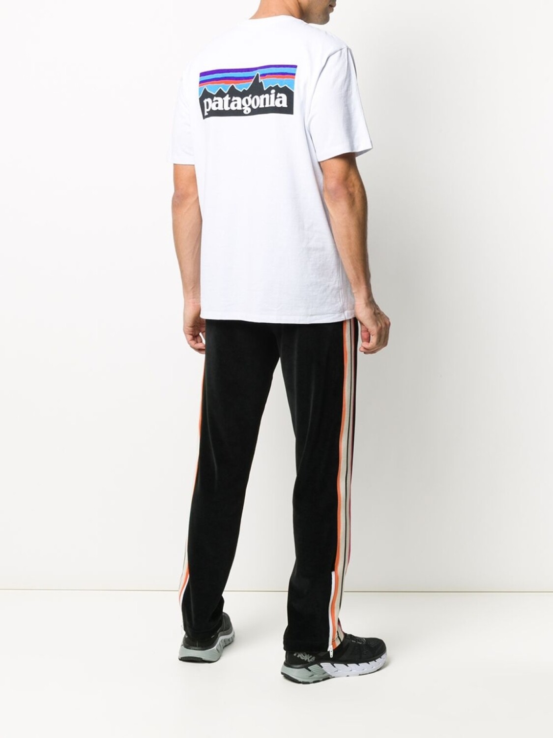 Patagonia футболка P-6 Logo Responsibili-Tee, белый — фото 2