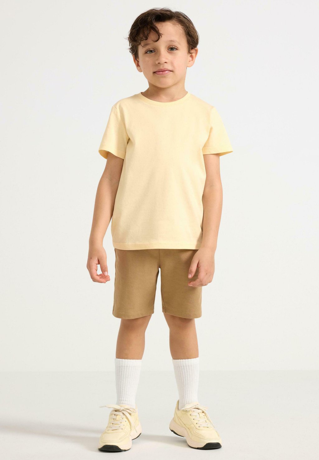 

Шорты Pantaloni sportivi Lindex, бежевый