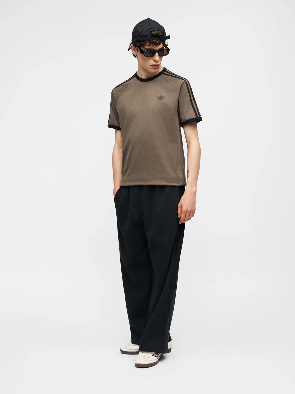 Футболка Adidas Originals, коричневый — фото 4