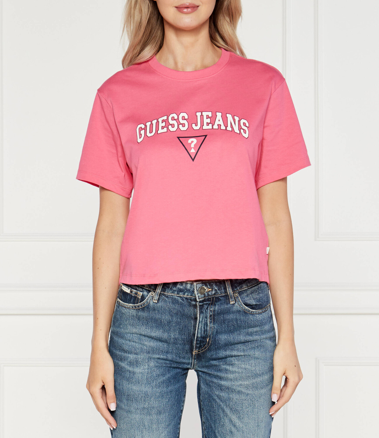 

Футболка Guess Jeans BOXY Cropped Fit, роза