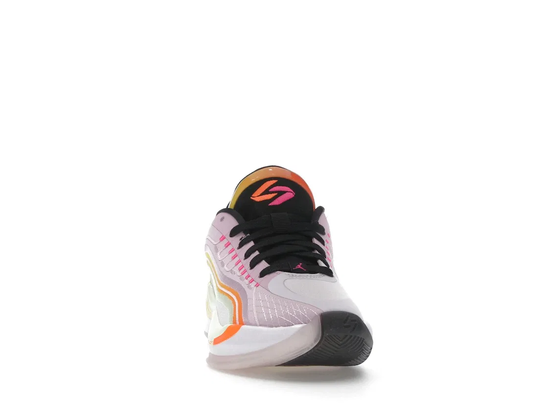 Детские кроссовки для мальчиков с принтом Jordan Luka 4 Jordan, Light Arctic Pink/Black/Opti Yellow/Laser Orange — фото 2