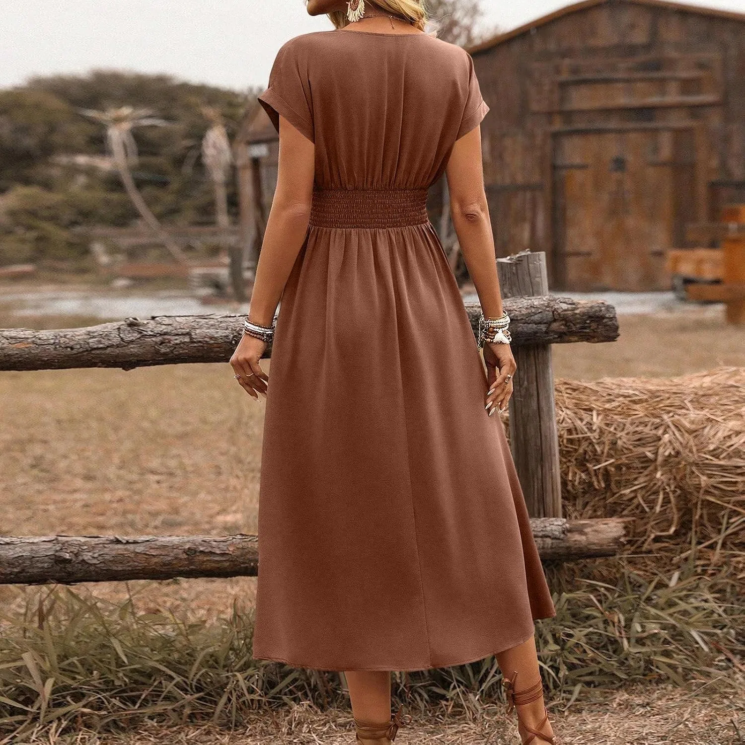 Женское макси-платье с V-образным вырезом и высокой талией, Light Brown — фото 4