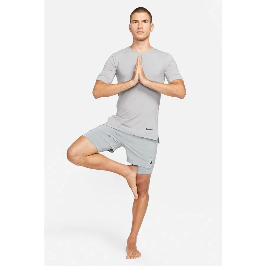 Мужская футболка для йоги Dri-Fit Nike, Серый — фото 3
