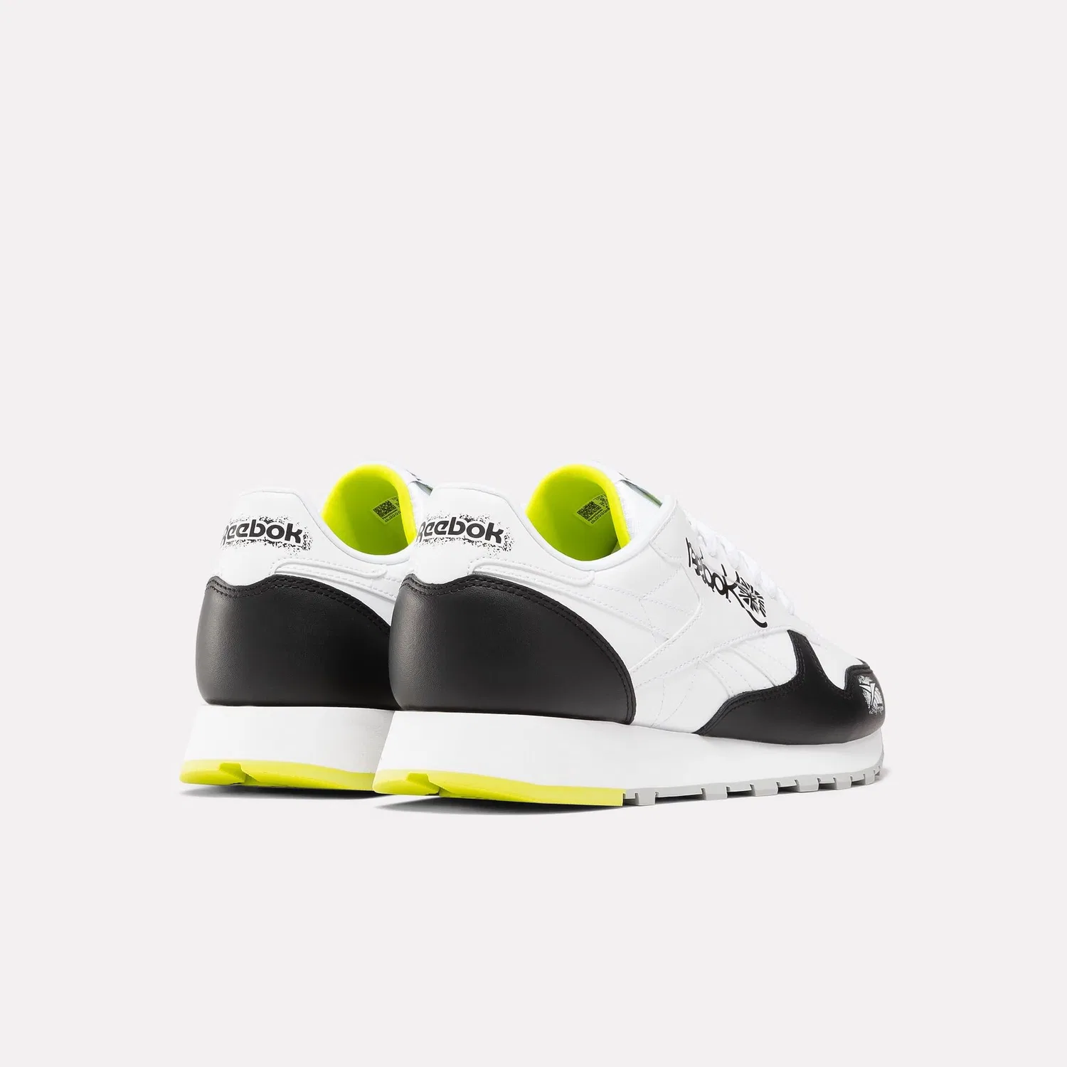 Детские кроссовки для девочек с шнуровкой Classic Leather Reebok, Cblack Ftwwht Aciyel — фото 4