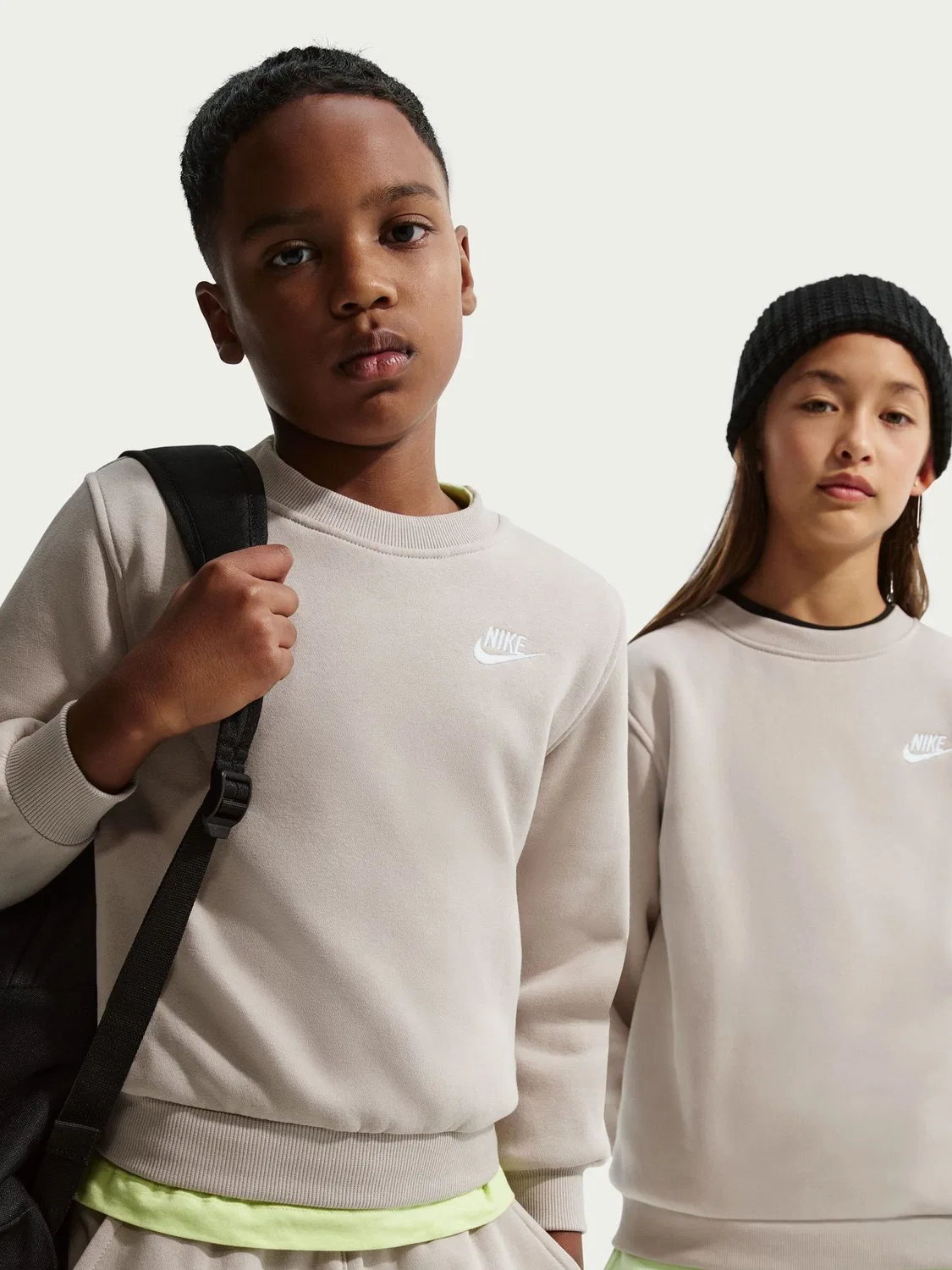 Свитшот Nike Club Fleece, нейтральный — фото 2