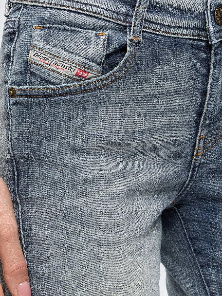 Расклешенные джинсы DIESEL '1969 D-EBBEY' пыльно-голубого цвета — фото 3