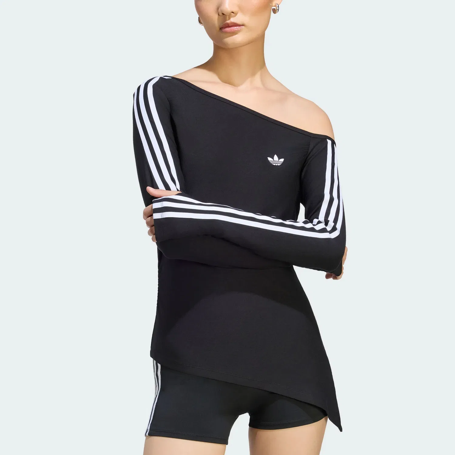 Женская футболка с асимметричным воротником Adidas Originals, Black — фото 4