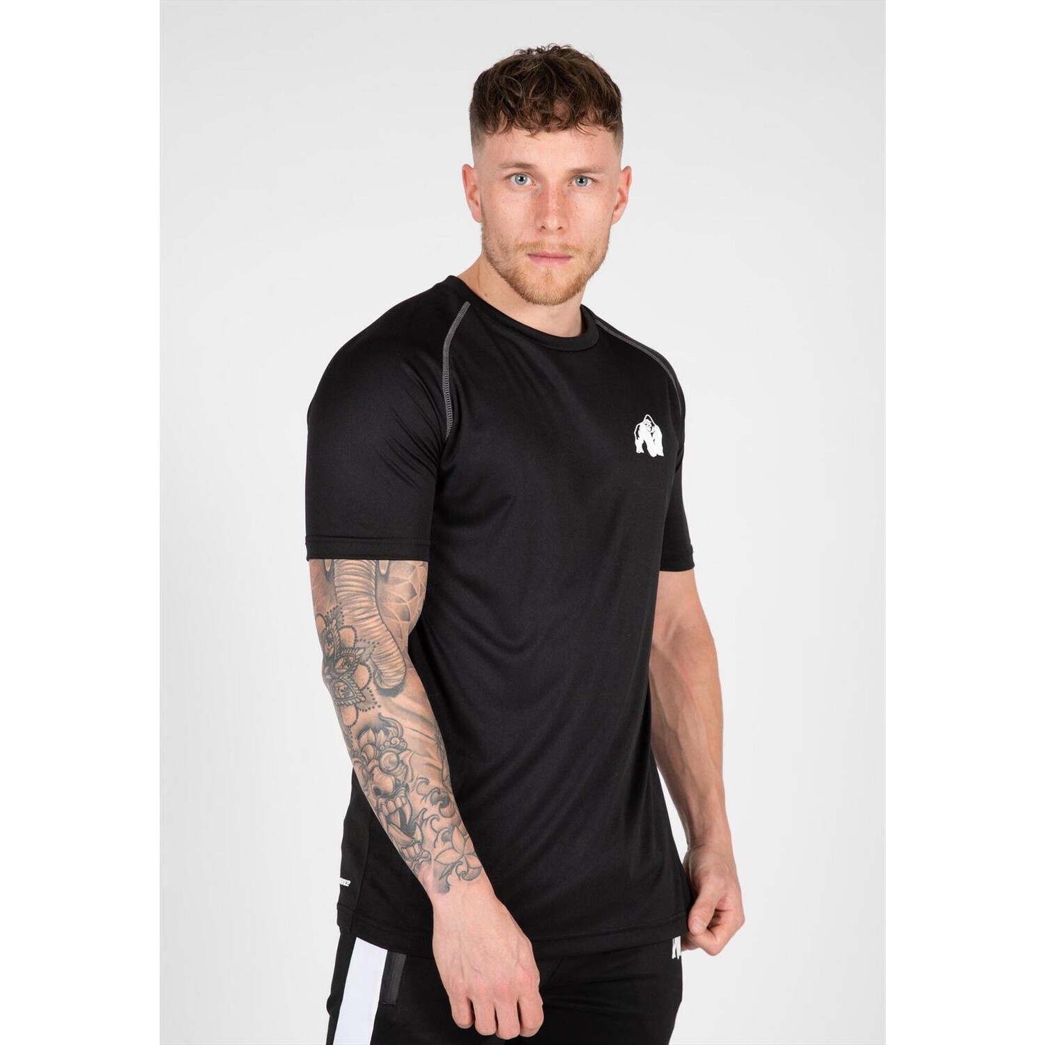 

Футболка - Классический - Черный GORILLA WEAR, черный Красный