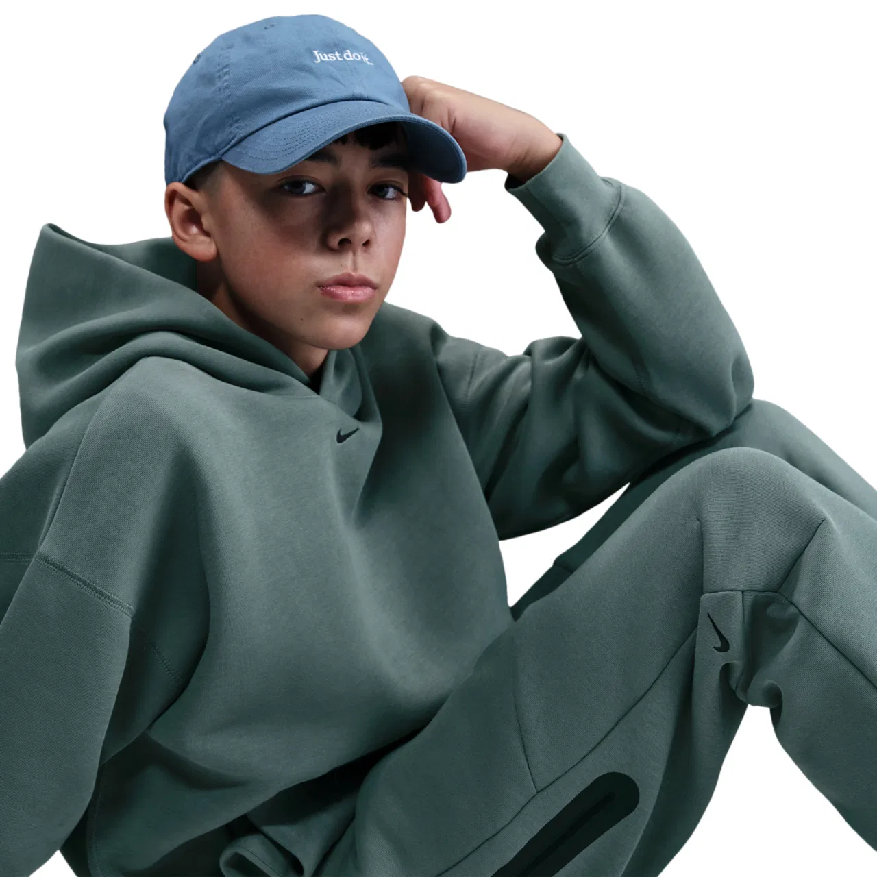 Брюки для мальчиков NSW Oh Tech Fleece Nike, цвет Olive/Black — фото 3