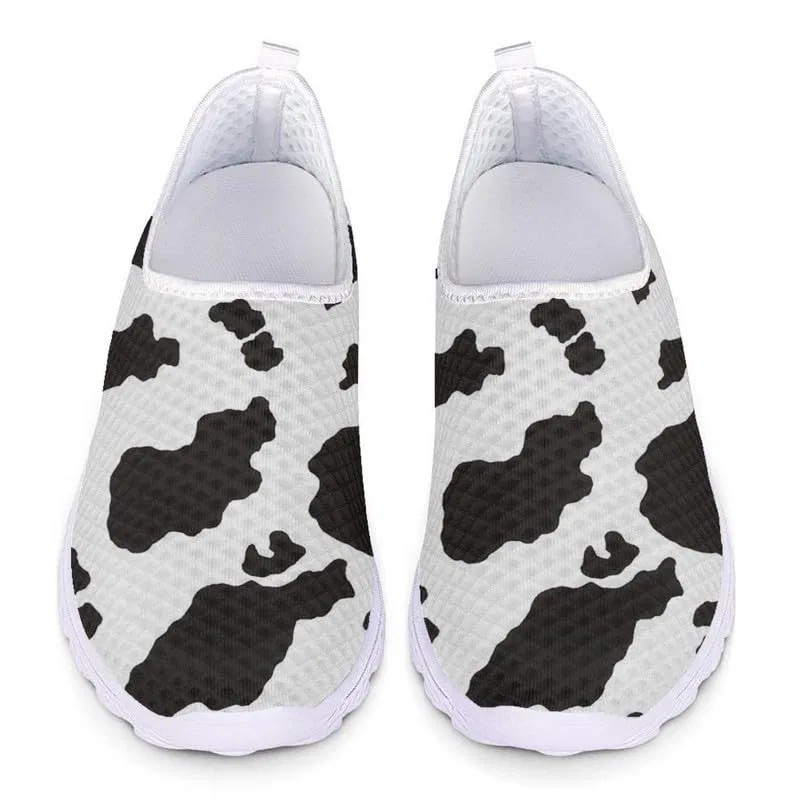 Детские кроссовки для девочек с принтом Cow Spot Mandala Elephant Slip-on Branch Leaf Sloth Garronmavis, Black Cow Stain Painting — фото 3