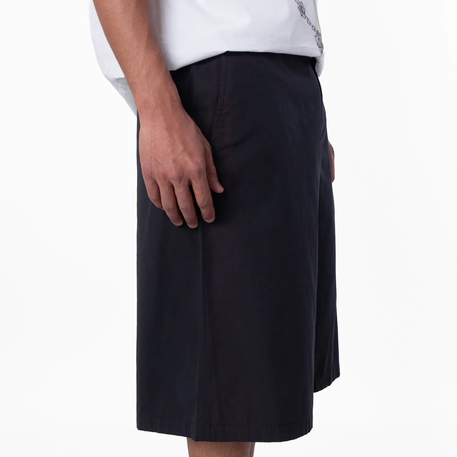 Шорты классические из хлопкового микса Cotton-Blend Tailored Shorts Burberry, Black — фото 2