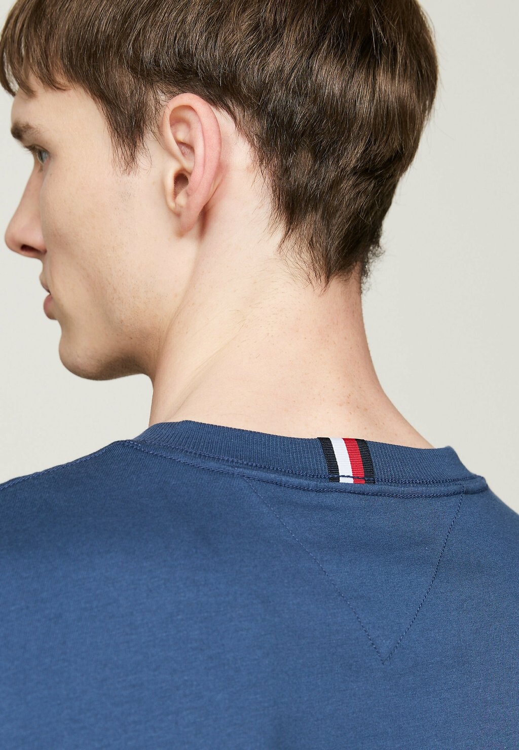 

Базовая футболка LOGO EMBROIDERY Tommy Hilfiger, синий