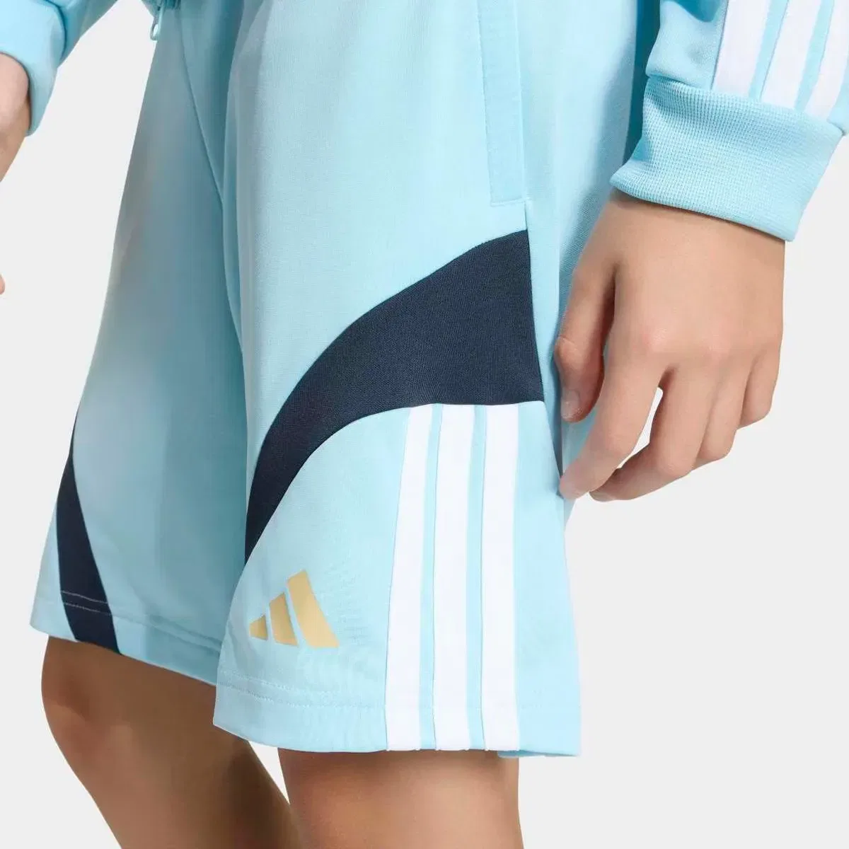 Детские шорты для мальчиков House of Tiro adidas, Azul — фото 4