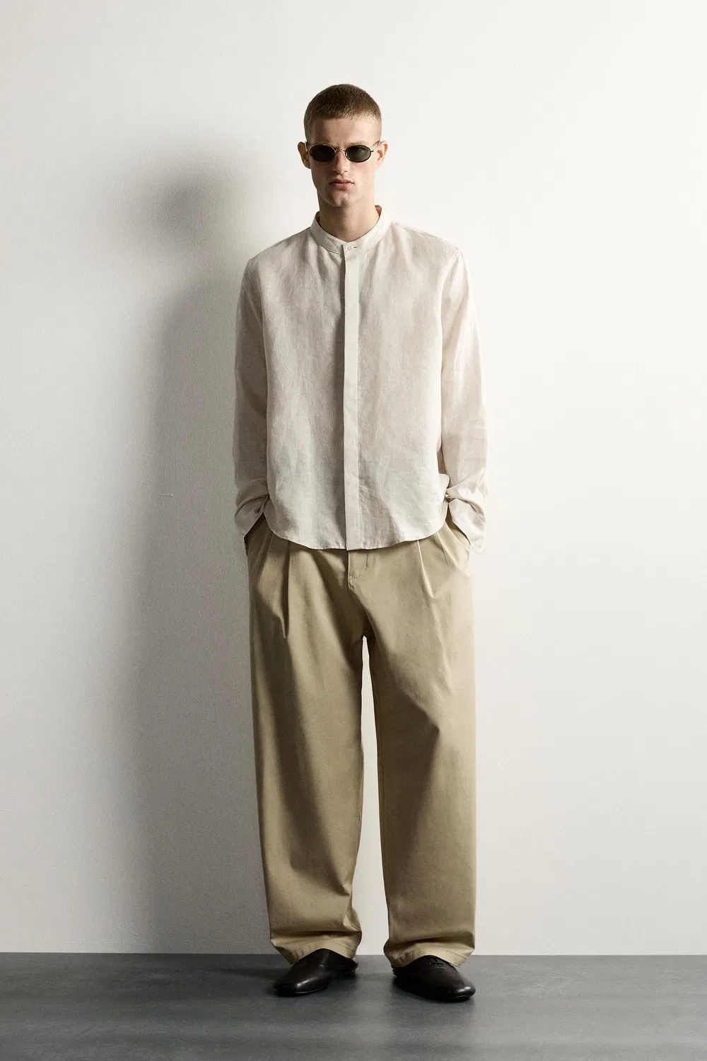 Рубашка свободного кроя из 100% льна. ZARA, Light beige